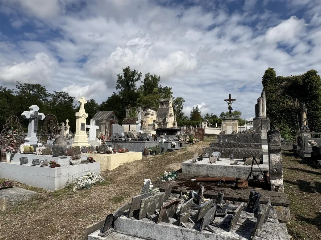 Visite : L'ancien cim ... - Crédit: PAH | CC BY-NC-ND 4.0