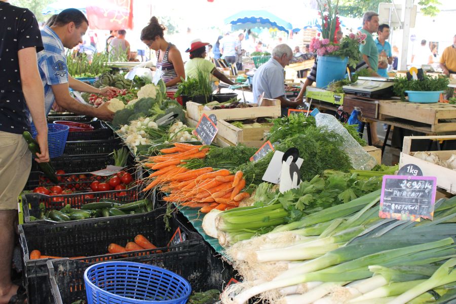Marché traditionnel de la Place du Pin