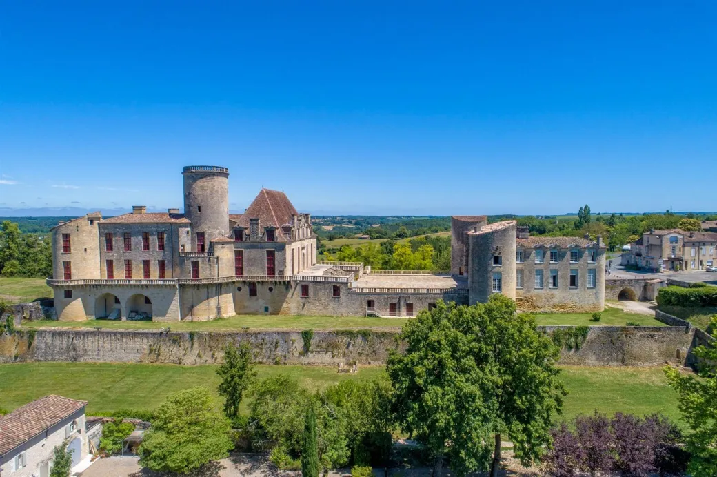Journées du Patrimoin ... - Crédit: Château Duras vue Drone 2020 | CC BY-NC-ND 4.0