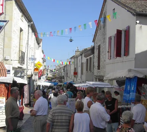 Marché traditionnel de Castillonnès