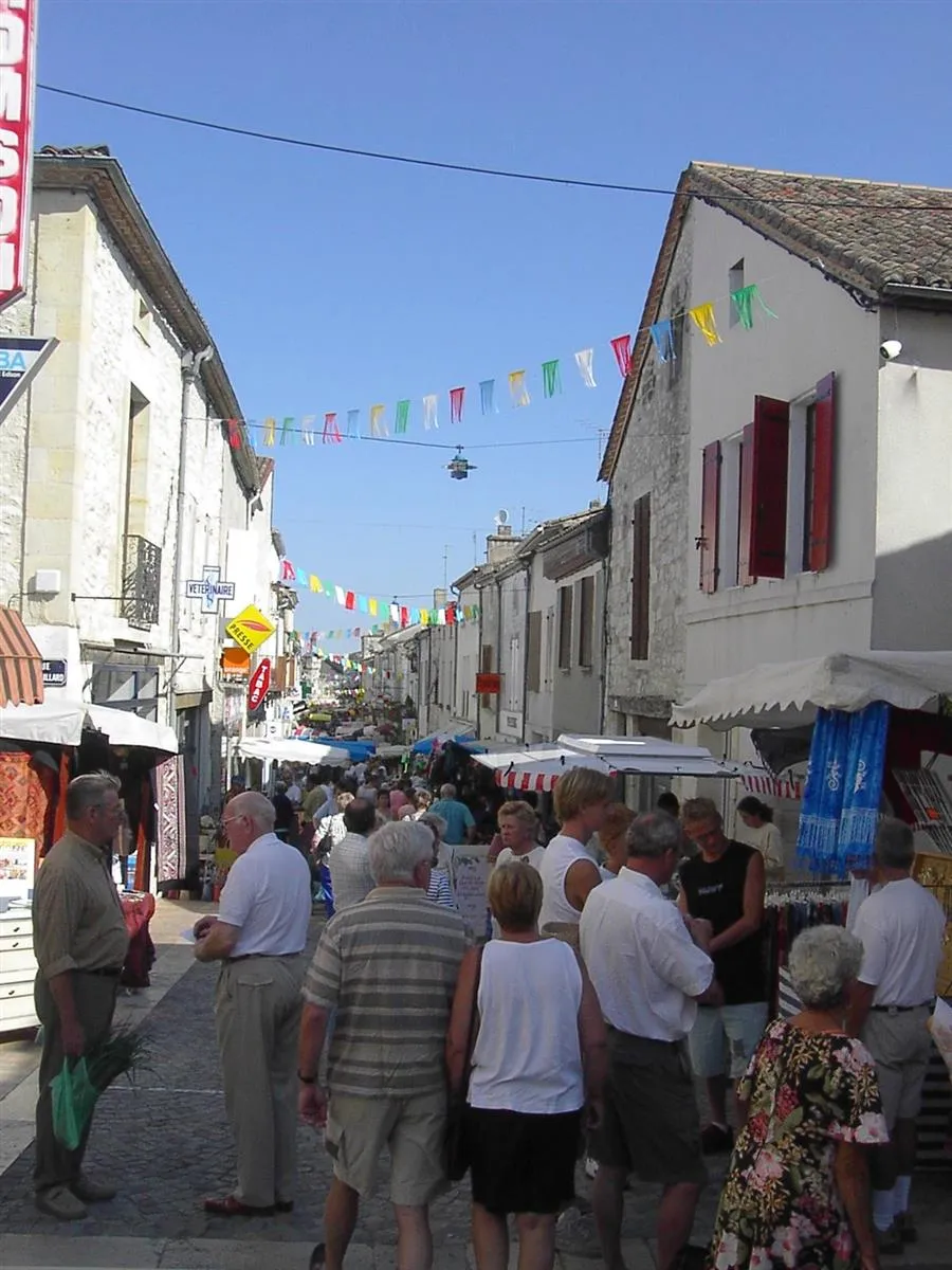 Marché traditionnel d ... - Crédit: OTCB | CC BY-NC-ND 4.0