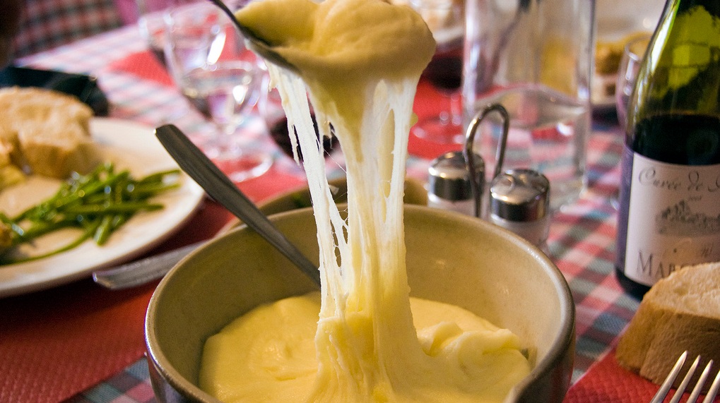 Repas autour de l'aligot