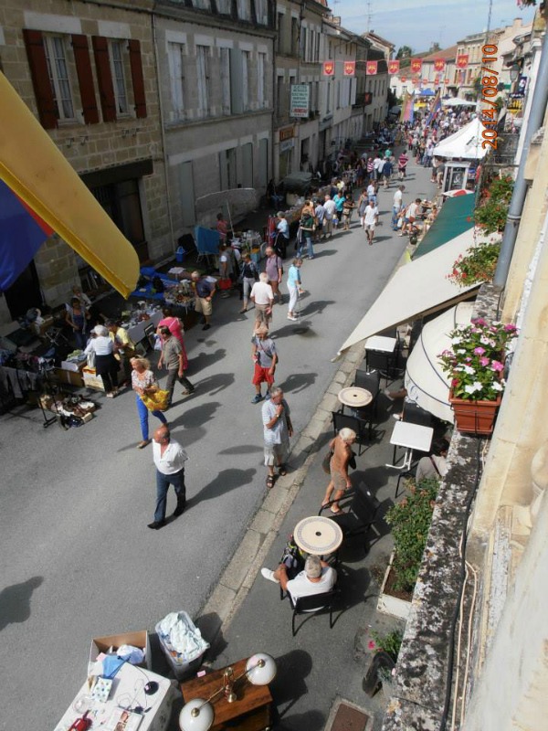 Vide-greniers - Crédit: ©comitedesfetes | CC BY-NC-ND 4.0