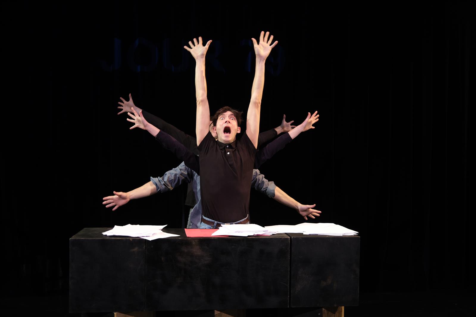 Théâtre : YODEL, chronique d'un putsch involon ...