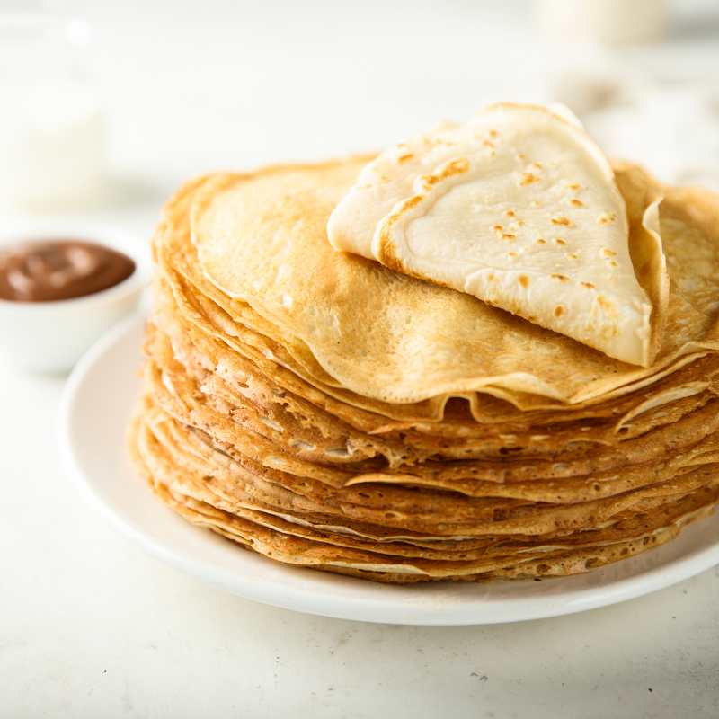 Vente de crêpes réalisée par les Vieux Moteurs ...