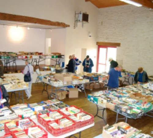 Bourse aux livres français et bijoux