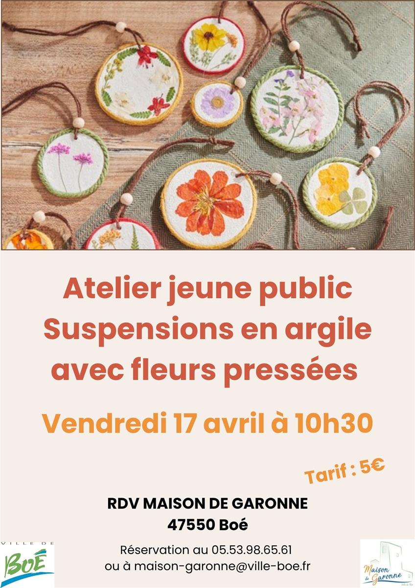 Atelier de suspensions en argile avec fleurs p ...