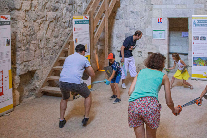 Visite famille du Moulin des Tours : à l'assau ...