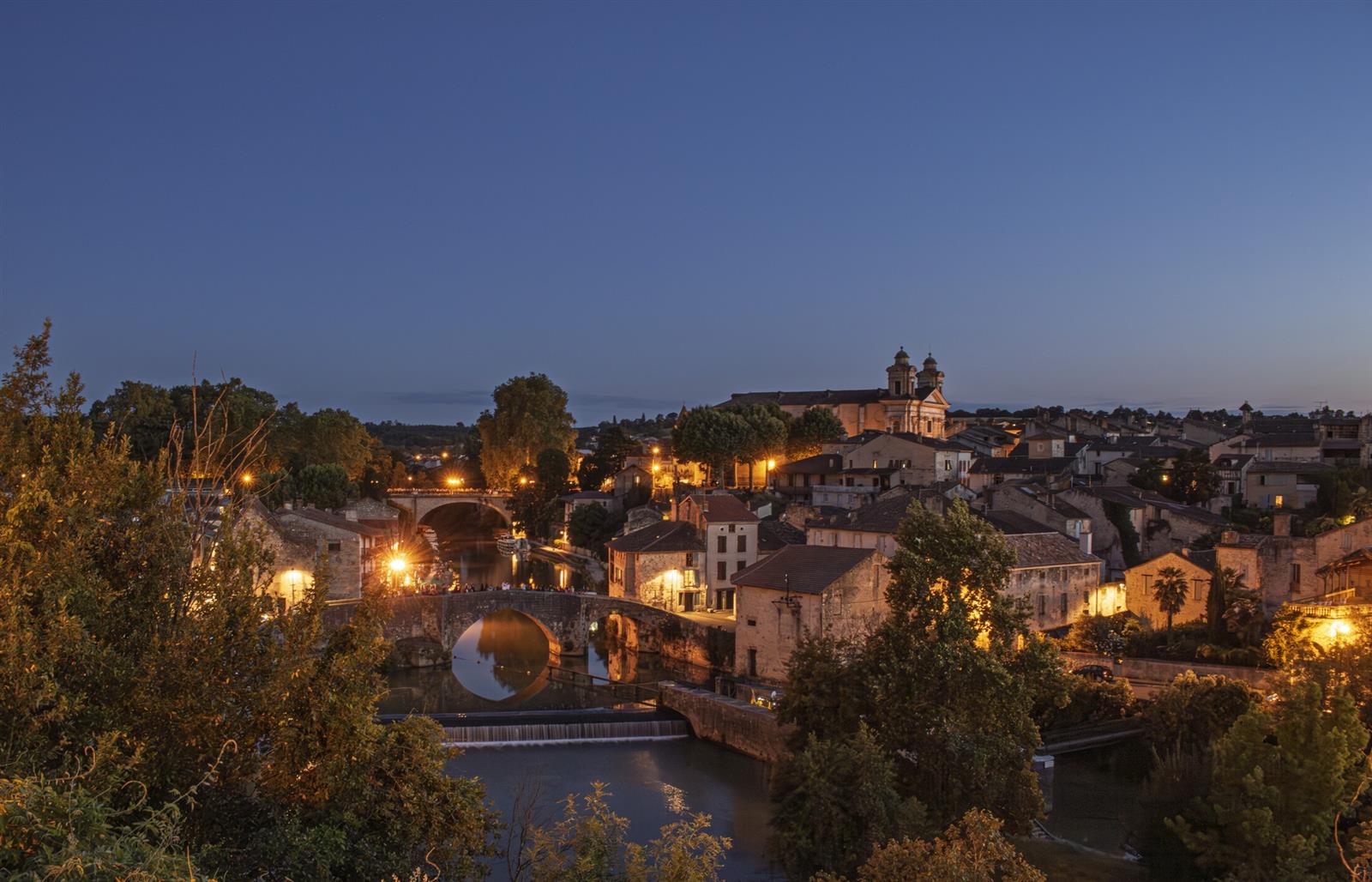 Visite nocturne de Nérac : la cité royale Rena ...