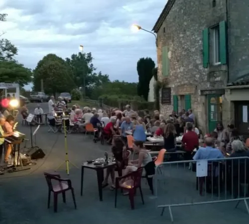 Petit marché de Montagnac sur Lède
