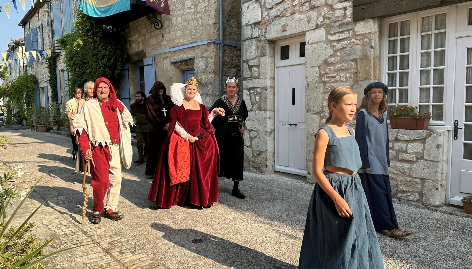 Visite Spectacle de Janouille aux Médiévales d ...