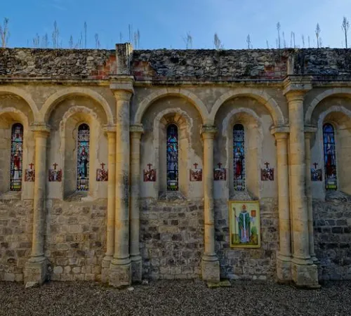 Visite guidée de l'église ruinée Sainte-Marie d'Amans