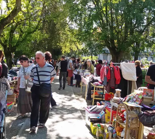 Le véritable vide-grenier de Jayan