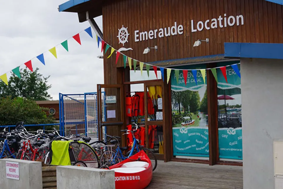 Emeraude Location