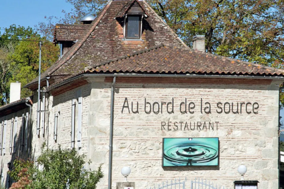 Au Bord de la Source