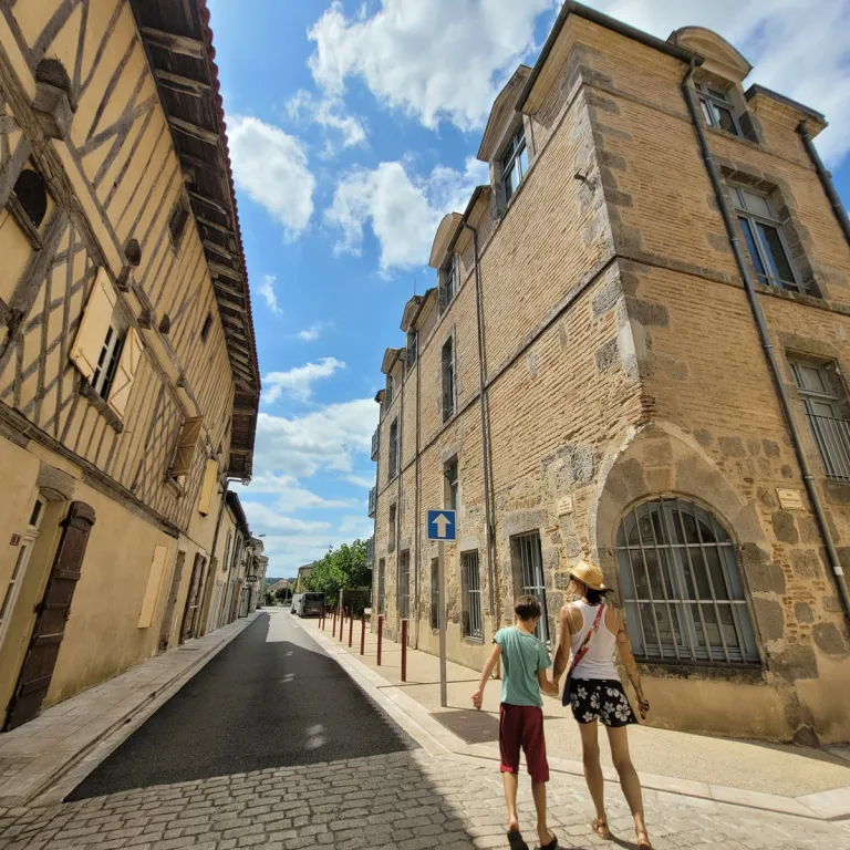 Visite de Damazan, une bastide historique !