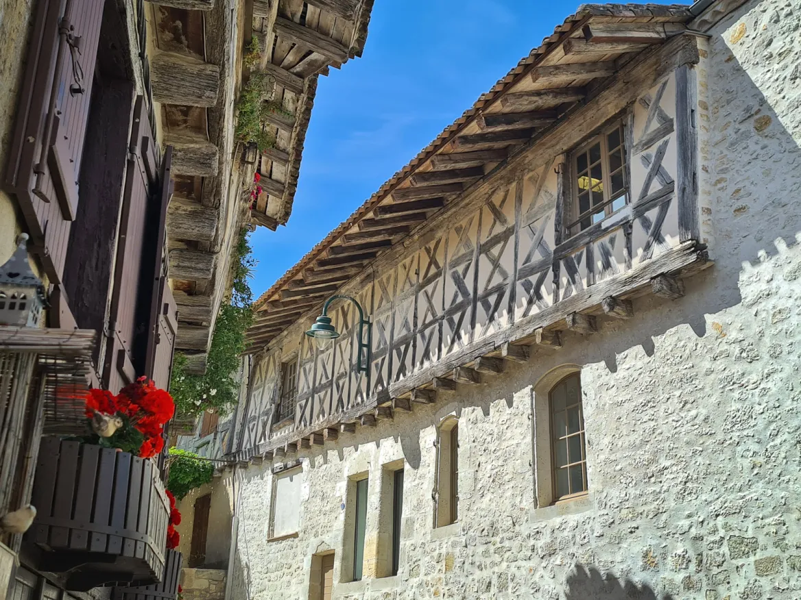 Maisons à colombage à Cancon