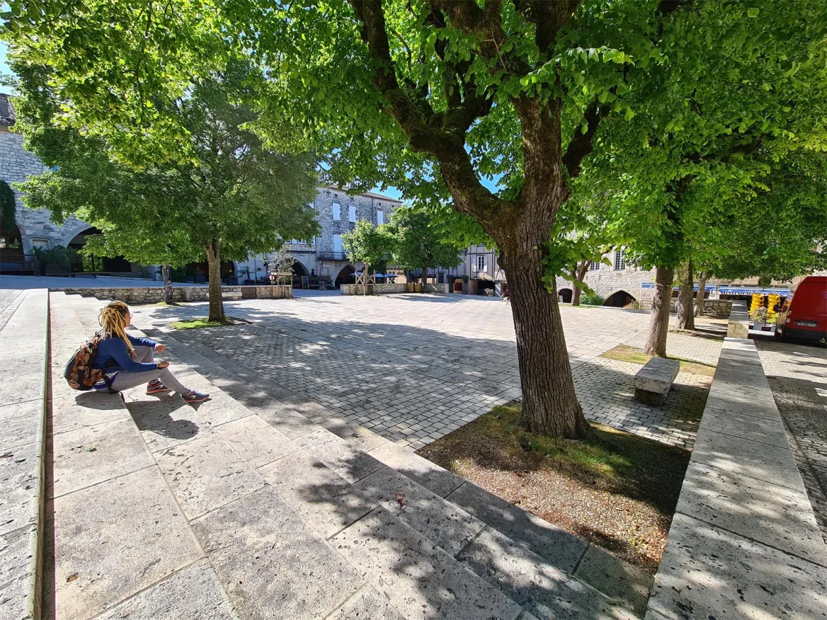 Monflanquin central square