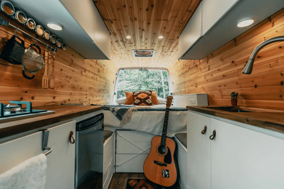 Van life in Lot-et-Garonne. Photo: clay-banks unsplash