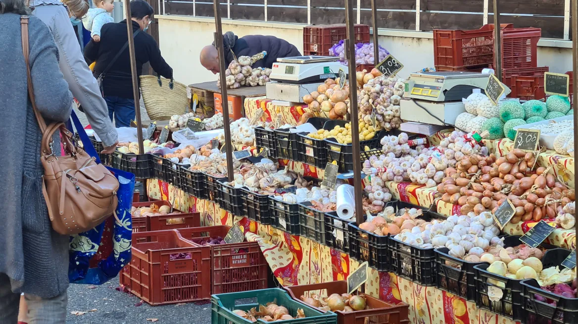 Monsempron Libos Market
