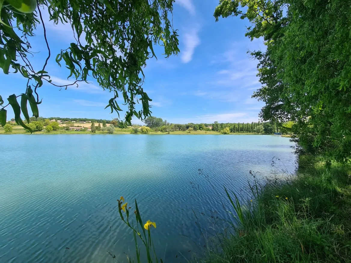Lougratte Lake