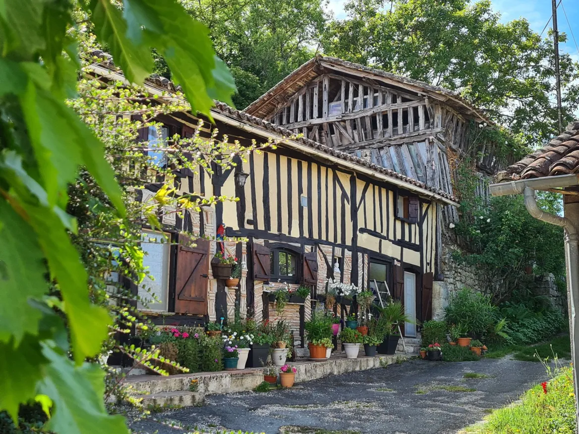 Village house in Cancon