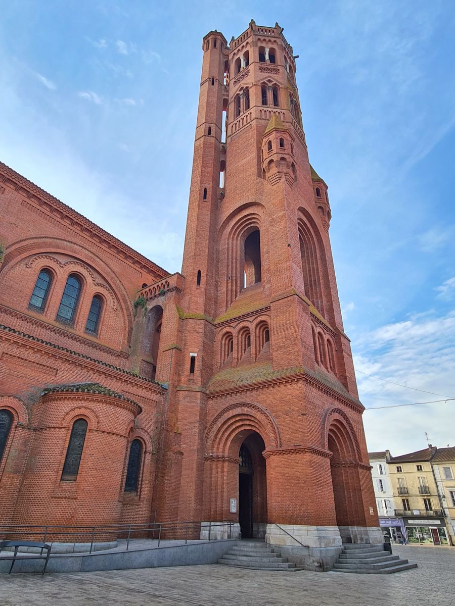 Villeneuve-sur-Lot church
