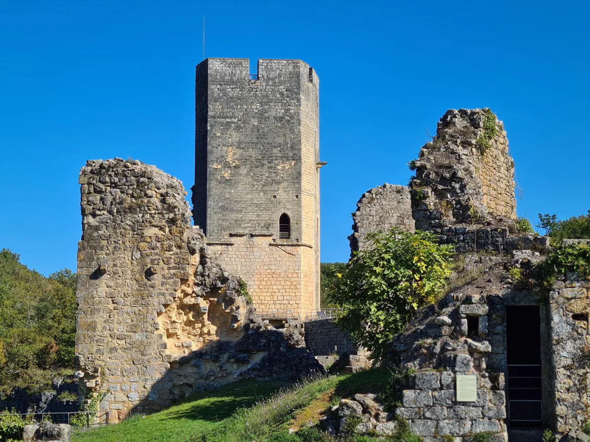 Gavaudun Castle