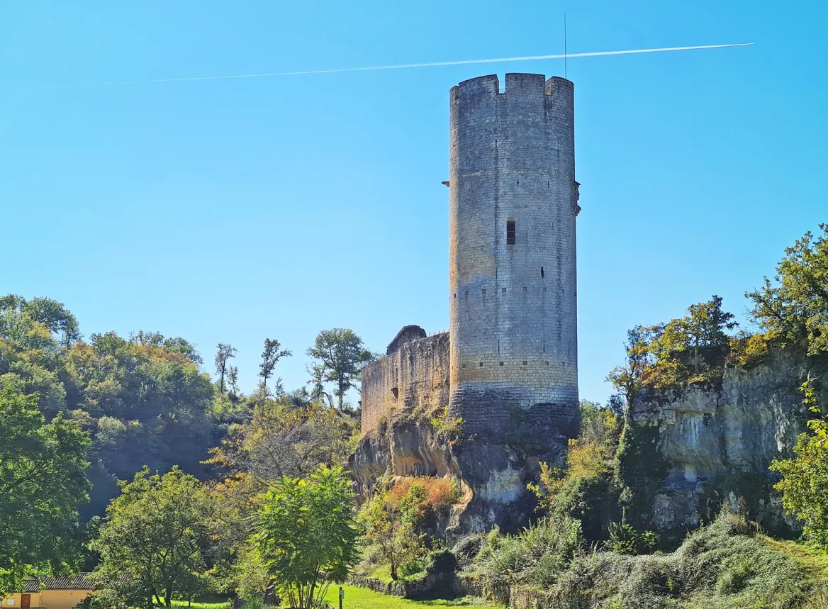 Gavaudun Castle