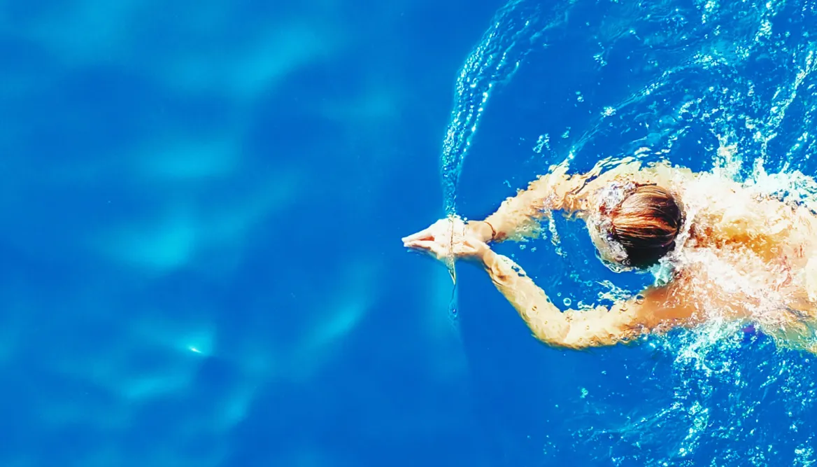 efe-kurnazI-unsplash-swim