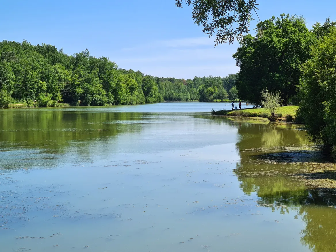Lac du Saut du Loup près de Miramont