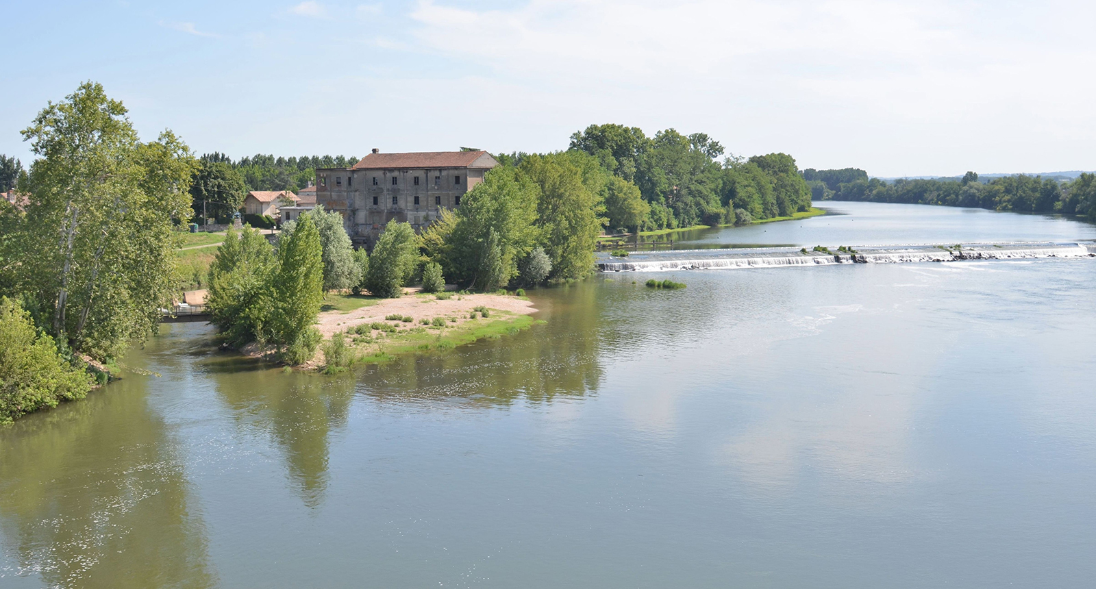 Confluence of the Lot and Garonne rivers